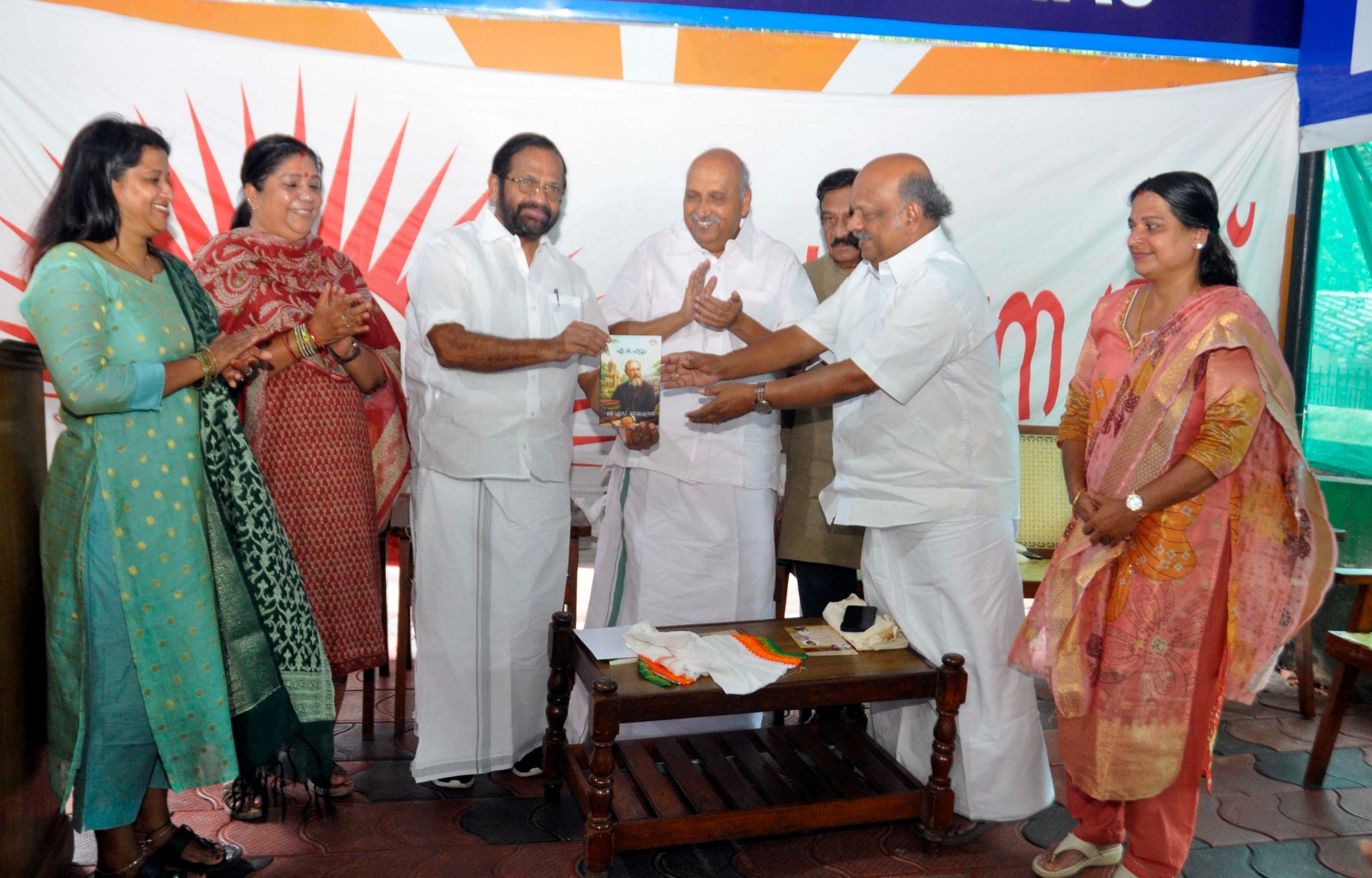 ജനാധിപത്യത്തിൻ്റെ അടിത്തറ ജനവികാരം: പാലോട് രവി